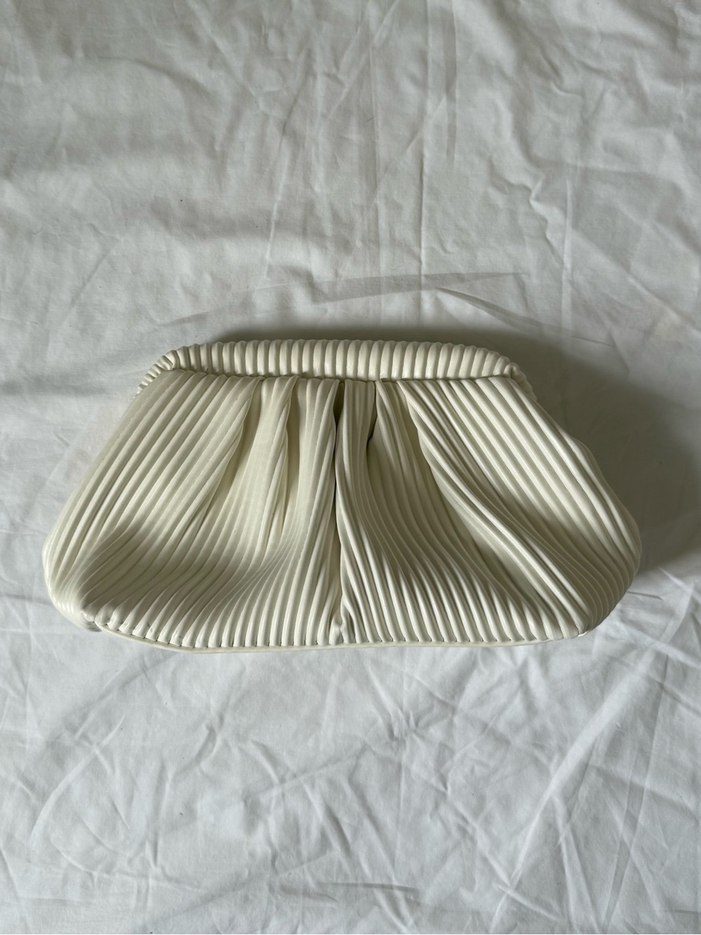 White Pleated Frame Clutch Pouch Handbag